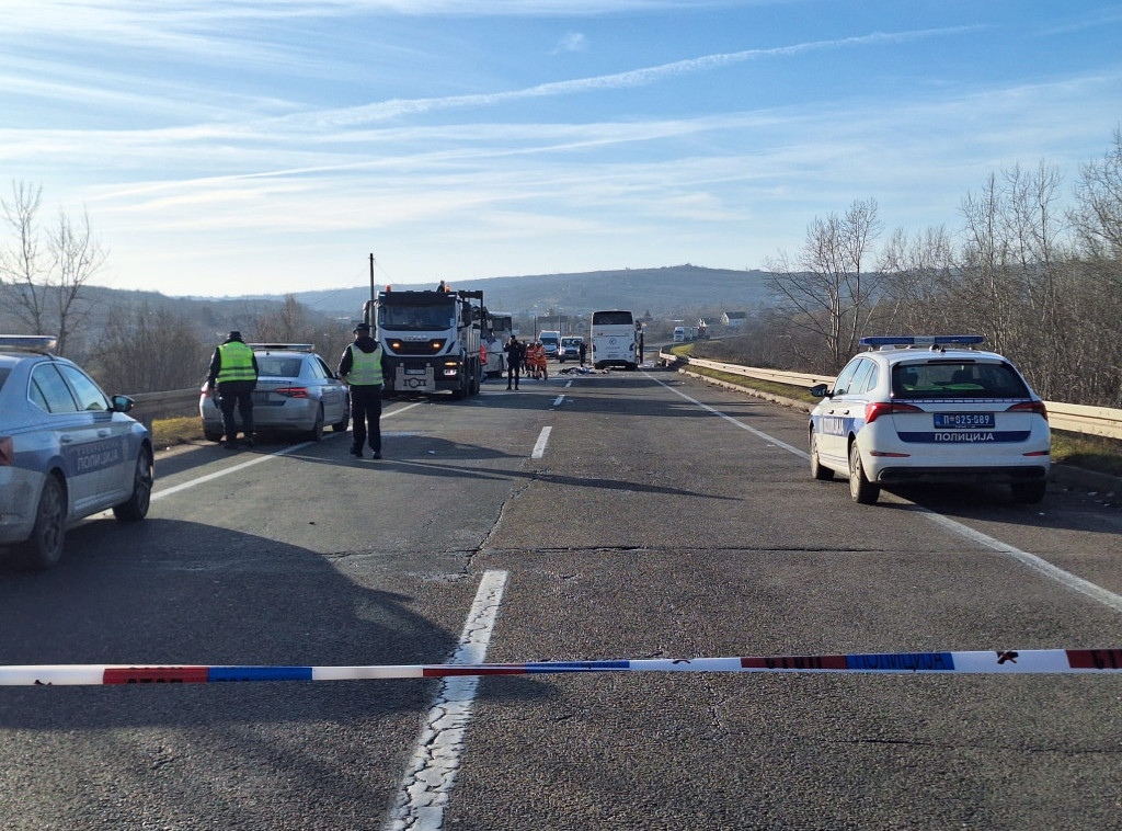 Dvoje stradalih u sudaru dva autobusa na Obrenovačkom putu