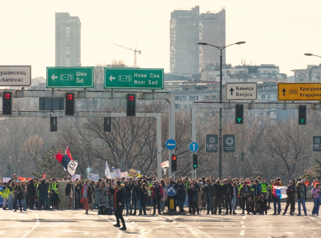 Student protesters block Belgrade's Autokomanda interchange for 24 hours