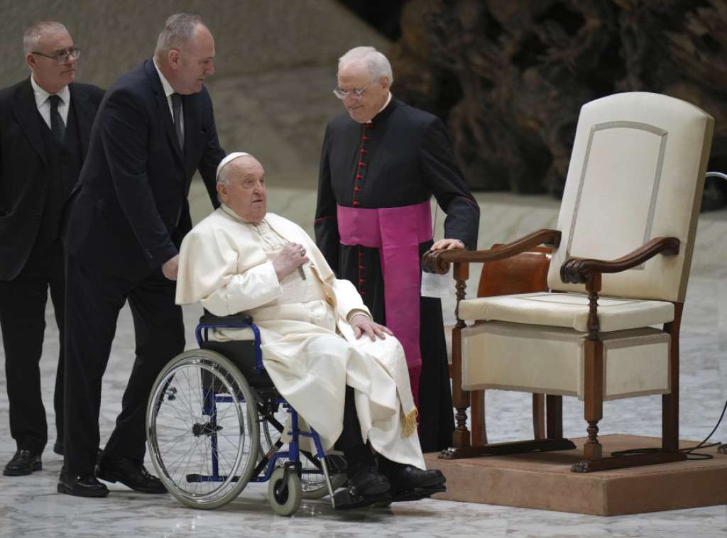 Papa apeluje na mirno rešenje sukoba u Kongu