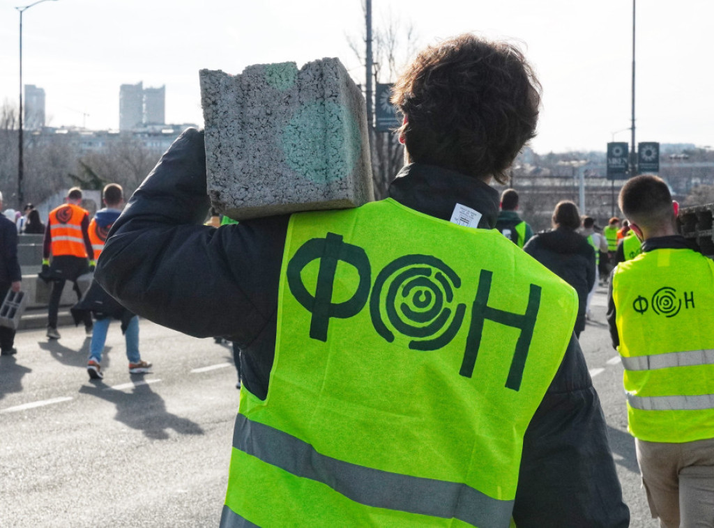 Studenti u blokadi krenuli iz Beograda peške u Novi Sad