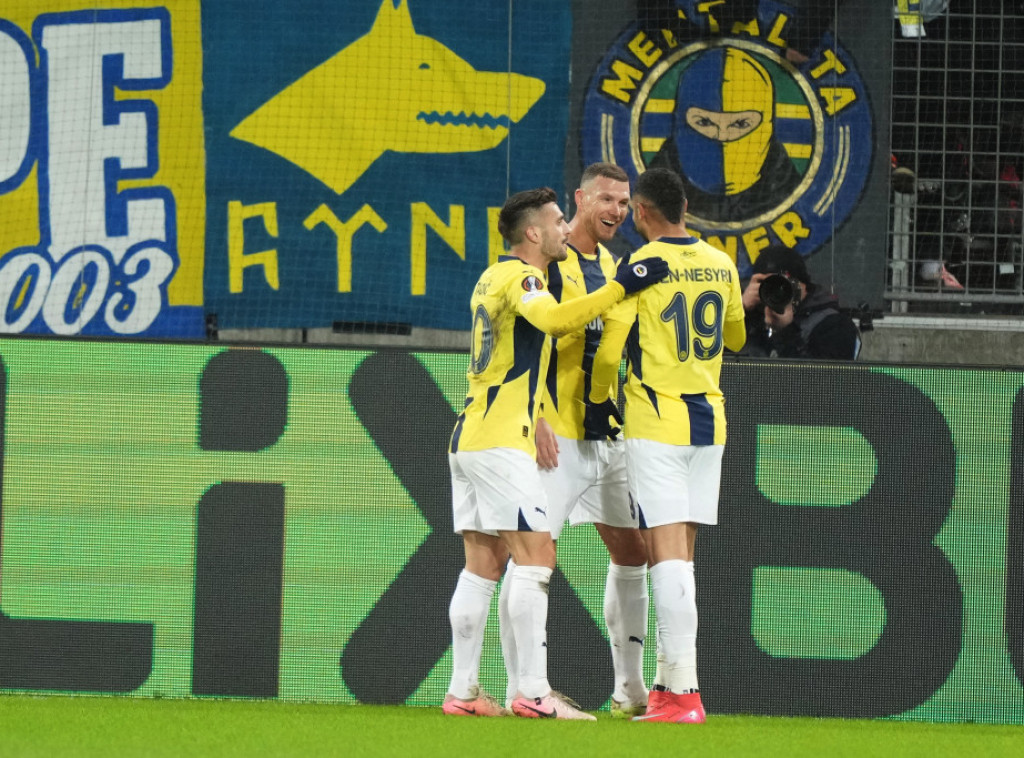 Fudbaleri Fenerbahčea na gol razliku do nokaut faze, Junajted i Olimpijakos u Top 8