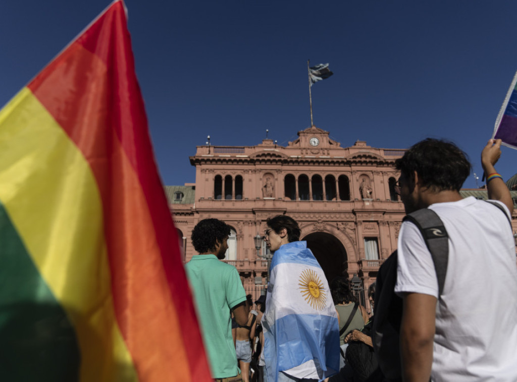 Argentina: Protesti zbog Milejevog govora u Davosu protiv LGBTQ zajednice