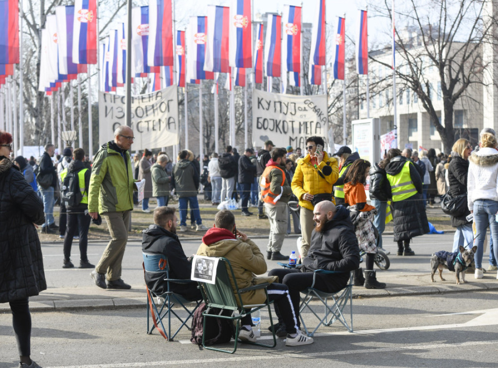 Studenti u blokadi produžili blokadu Mosta slobode u Novom Sadu za još tri sata