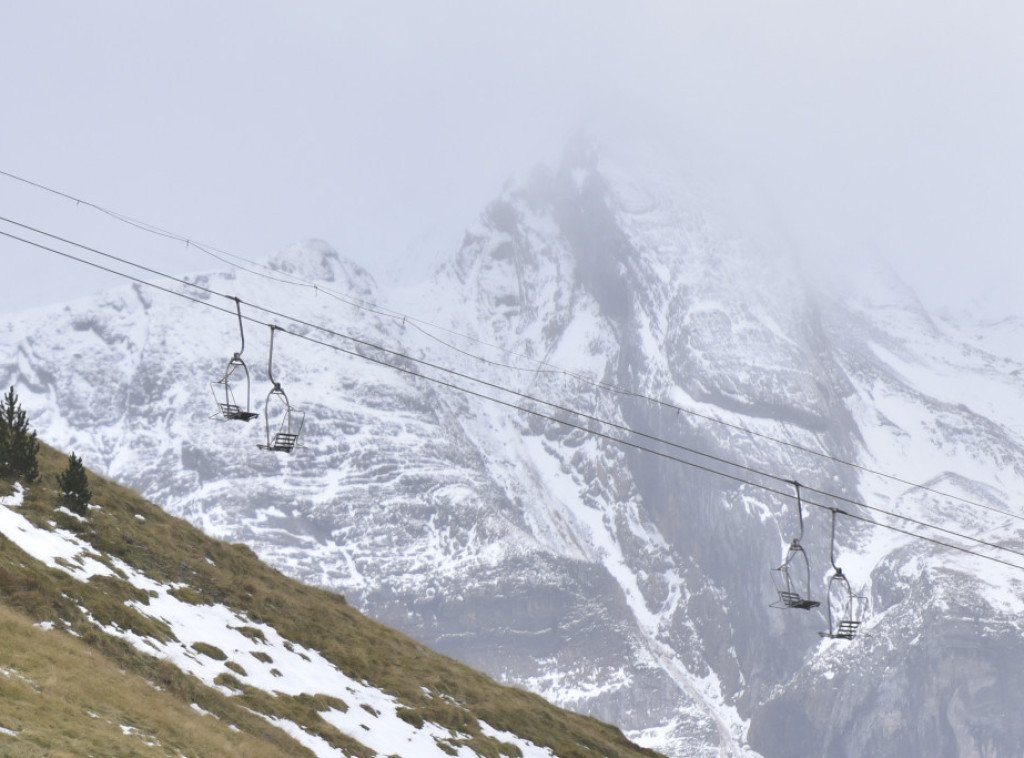 SAD: Muškarac preživao pad iz ski lifta sa visine od šest metara