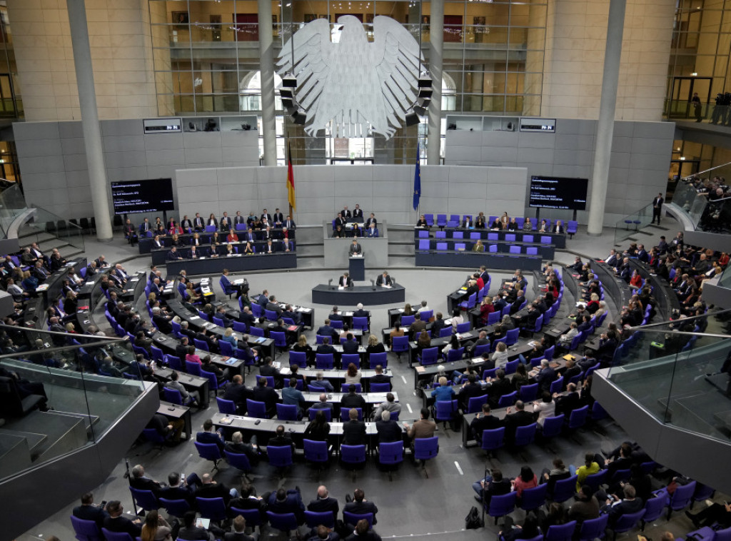 Dojče vele: Izbori za Bundestag - ko plaća za bezbednost Nemačke?