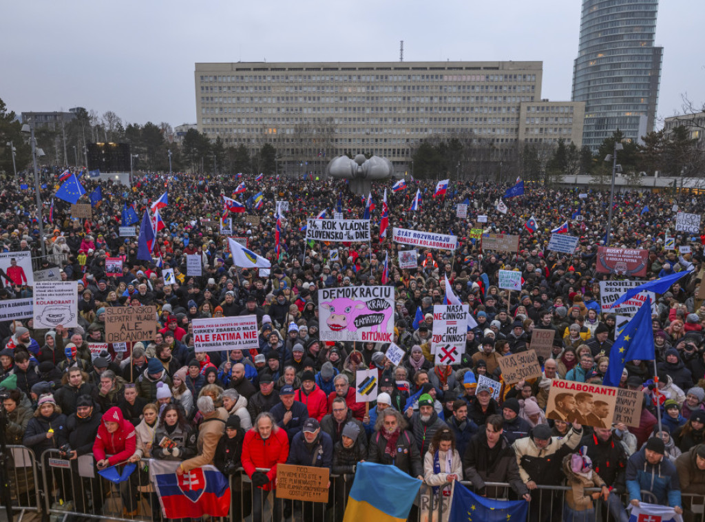 Slovaci protestuju drugi put u dve nedelje, traže ostavku premijera Fica