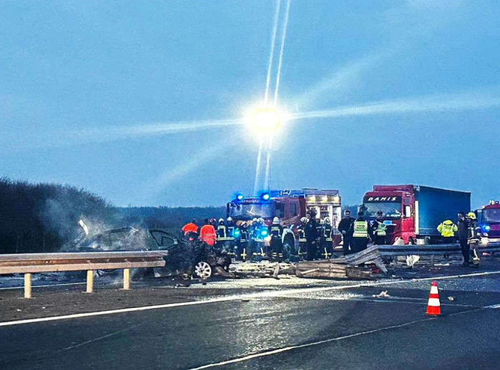 U teškoj saobraćajnoj nesreći na auto-putu kod Karlovca jedna osoba izgorela