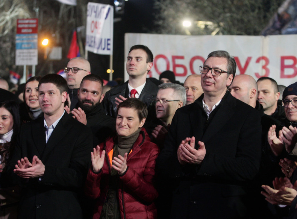 Brnabić: Gađanje kamenom autobusa iz Republike Srpske je rezultat mržnje koju opozicija širi godinama