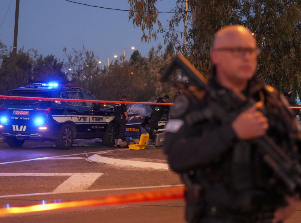 U napadu u Izraelu 12 osoba povređeno, tinejdžerka u kritičnom stanju