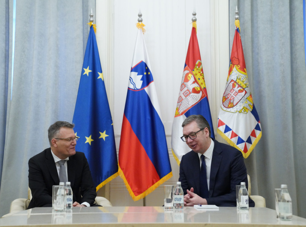 Vučić primio u oproštajnu posetu ambasadora Slovenije