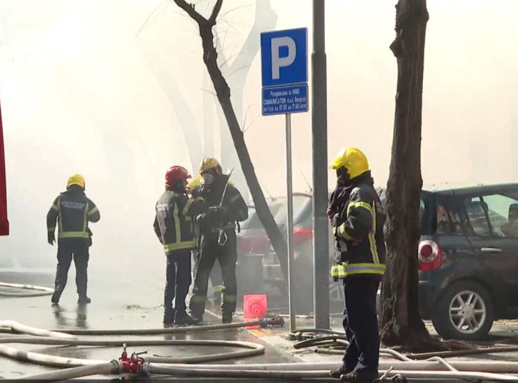 U toku gašenje požara u kući u Francuskoj ulici u Beogradu